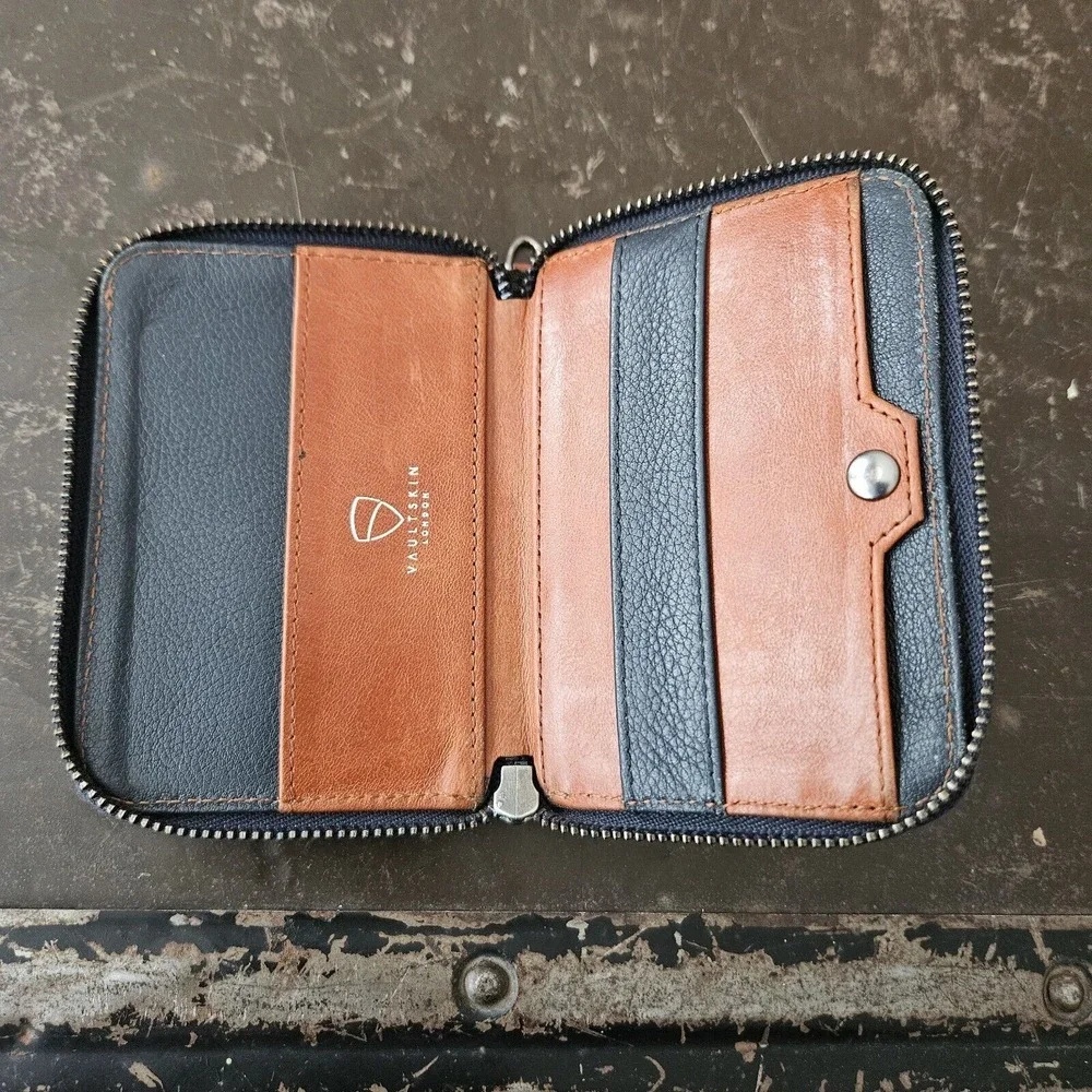 NOTTING HILL Minimalist Leather Zipper Wallet for Women and Men: Slim Multi Card